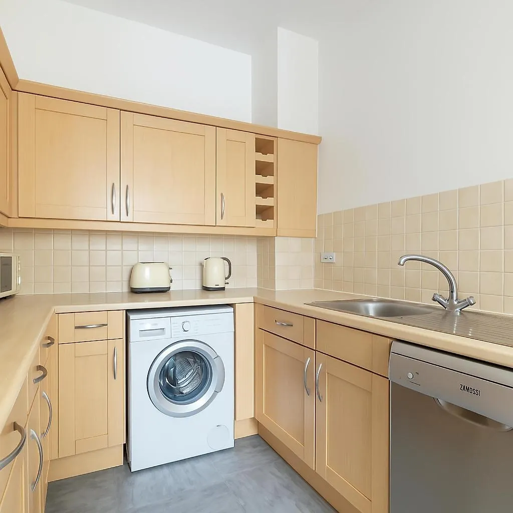 Chic 2-Bedroom Flat In Haggerston London 0*,